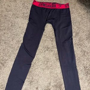 Gym shark leggings